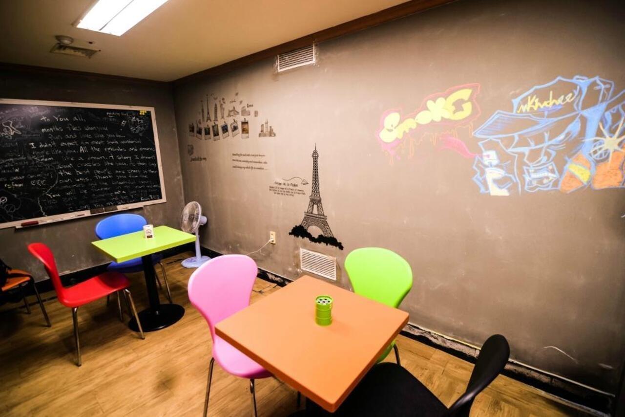 Kimchee Sinchon Guesthouse Сеул Екстер'єр фото